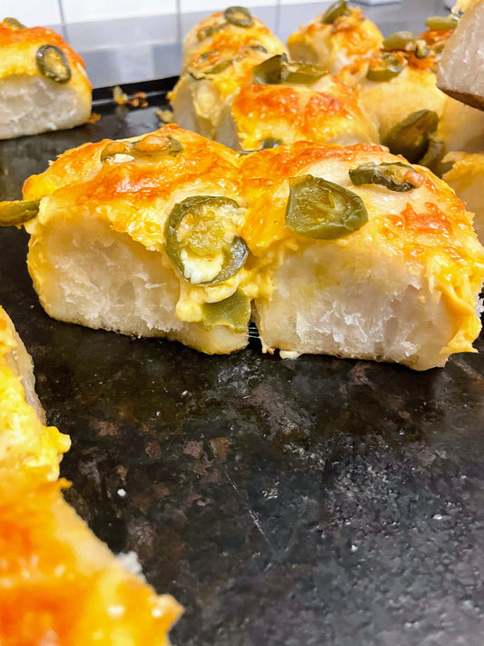 Cheese Jalapeño Brötchen